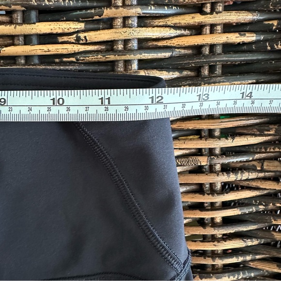 Lululemon Wunder Under High-Rise Tight 25" *Lace, Black, size 8 - Picture 7 of 12